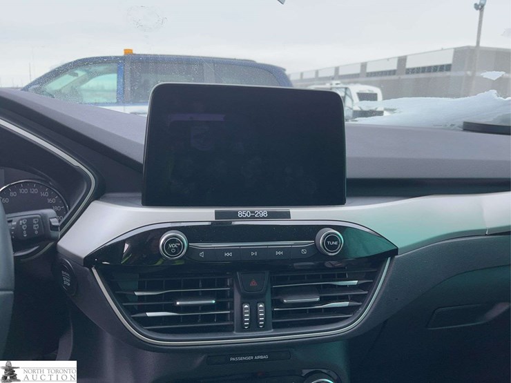 2022-ford-escape-se-image-13