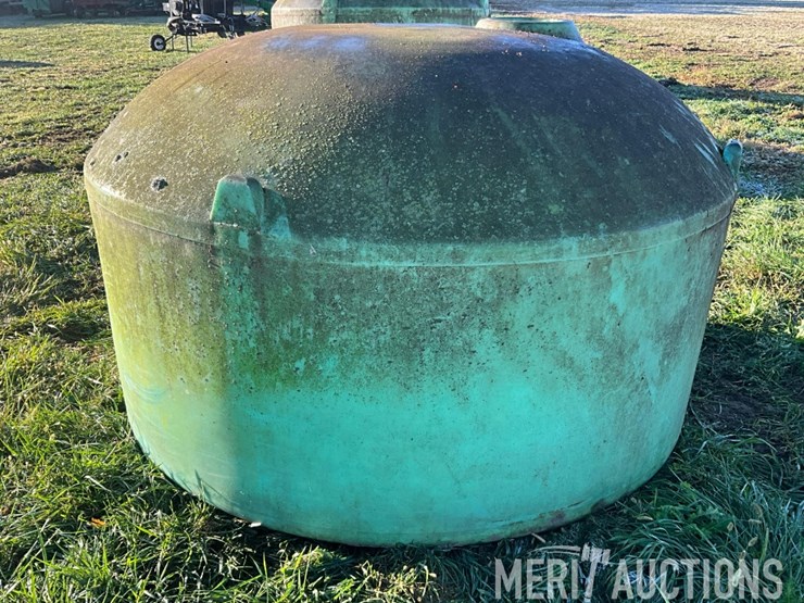 green-1,100-gallon-poly-tank-image-4