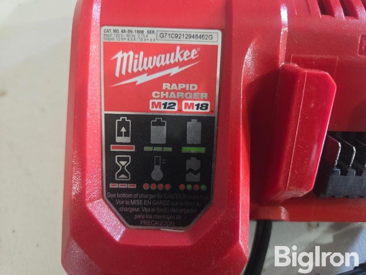 milwaukee-1"-square-ring-impact-wrench-image-10