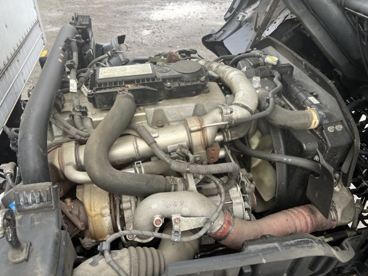 2020-hino-195-image-10