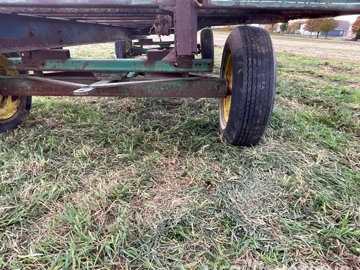 hay-rack-on-john-deere-running-gear-image-33