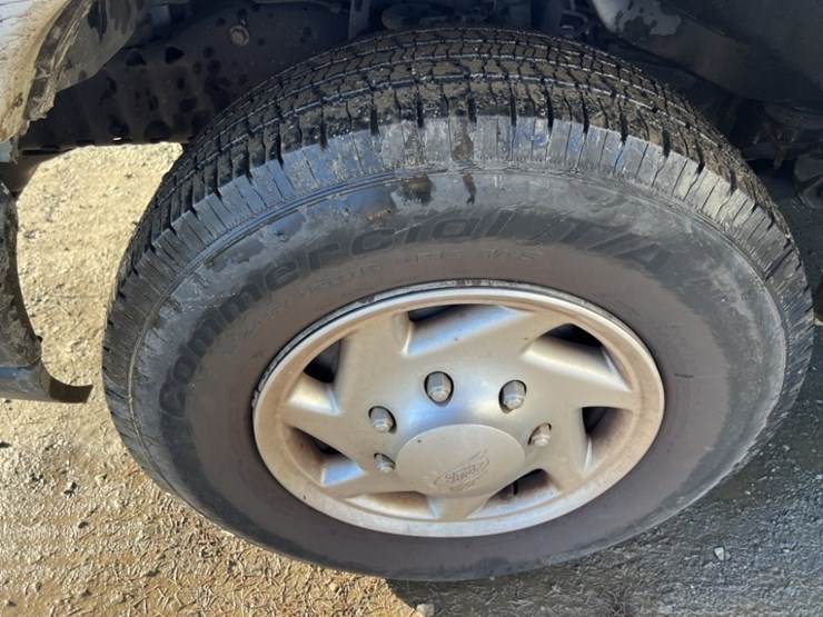 2011-ford-e350-image-18