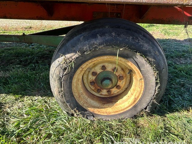 metal-barge-box-on-john-deere-running-gear-image-19
