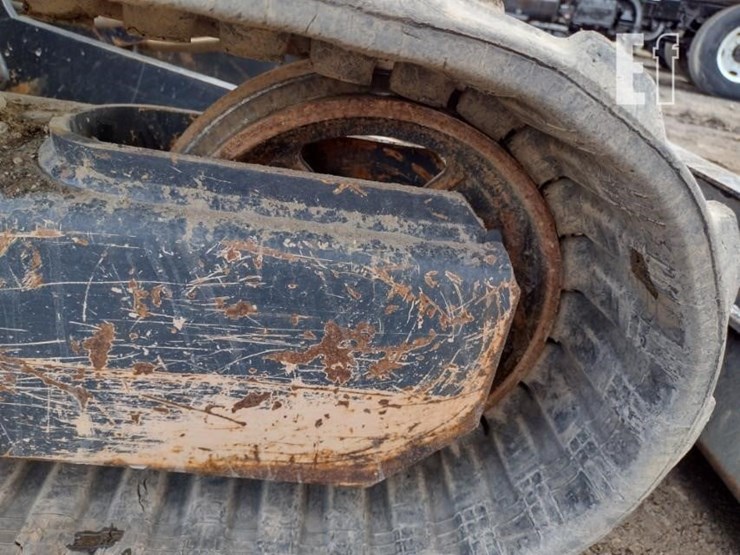 2022-deere-26g-image-31