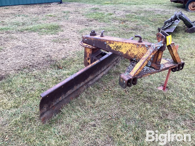 big-rhino-8’-blade-image-3