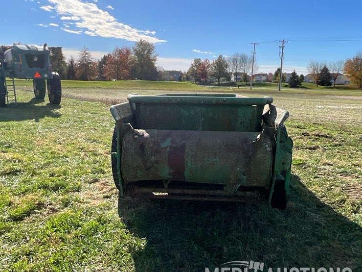 john-deere-manure-spreader-image-3