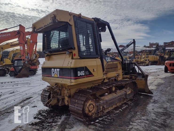 2005-caterpillar-d4g-xl-image-48