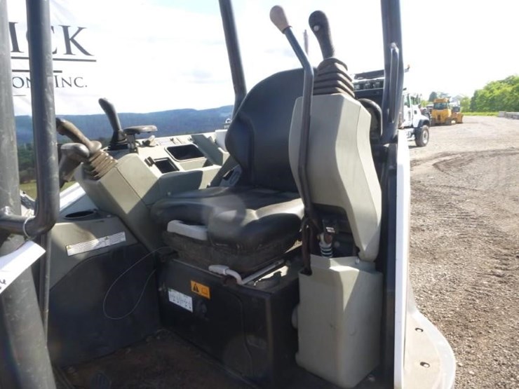 2019-bobcat-e35-image-12