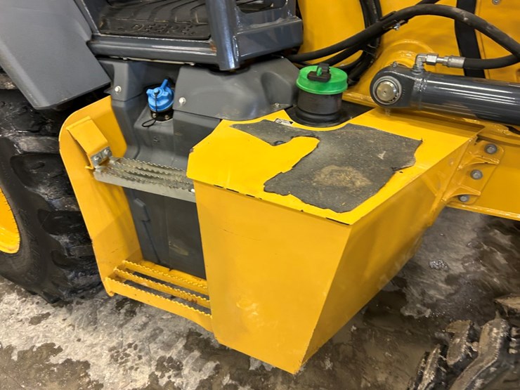 2021-deere-310sl-hl-image-11