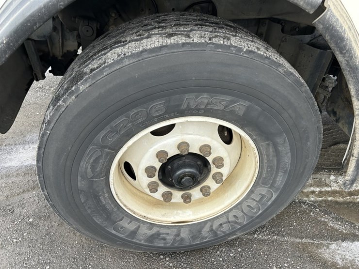 2002-sterling-l7500-image-9