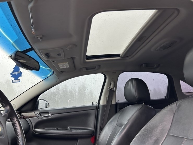 2013-chevrolet-impala-ltz-sedan-image-21