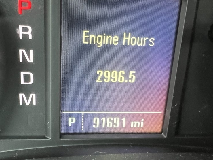 2016-chevrolet-suburban-image-31