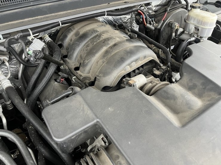 2017-chevrolet-tahoe-image-12