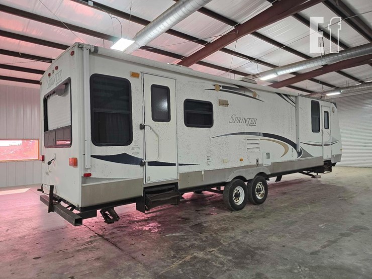 2010-keystone-rv-co-sprinter-310kbs-image-3
