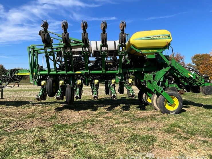 john-deere-1790-image-2