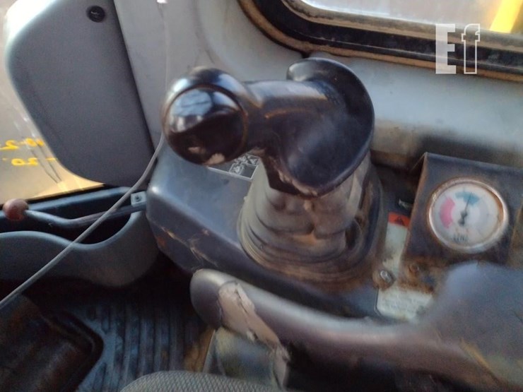 2004-komatsu-d65ex-15-image-9