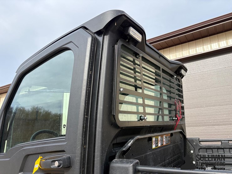 2022-john-deere-xuv835m-4x4-utv-image-13