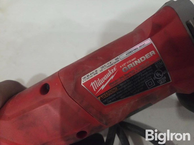 milwaukee-4-1/2"-grinder-image-5