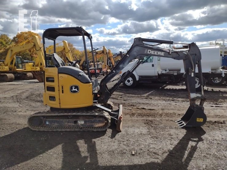 2022-deere-26g-image-3