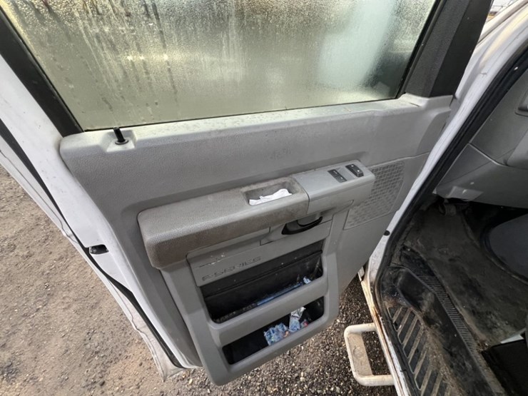 2011-ford-e350-image-20