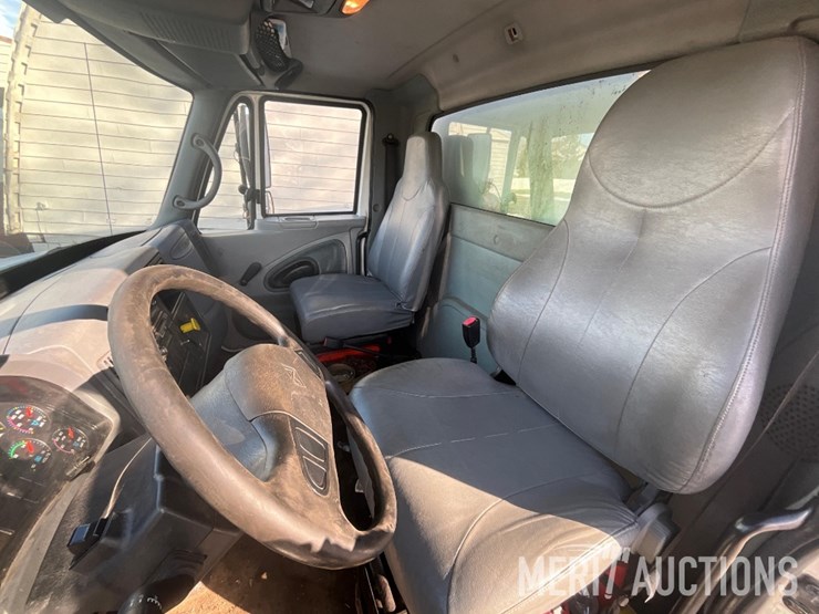 2007-international-durastar-4300-image-44