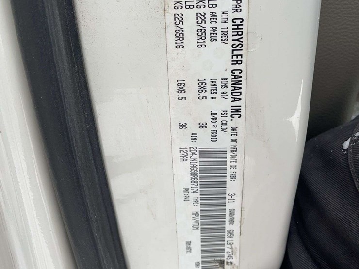 2011-dodge-grand-caravan-image-8