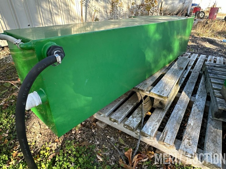 (2)-saddle-stainless-steel-tanks-image-7