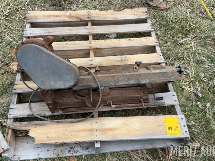 heavy-duty-band-saw-image-3