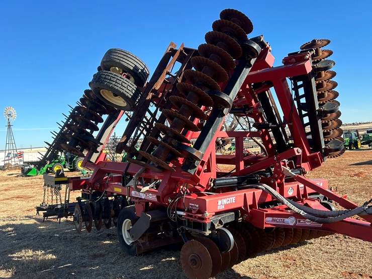 #4-•-2019-mcfarlane-5124-image-19