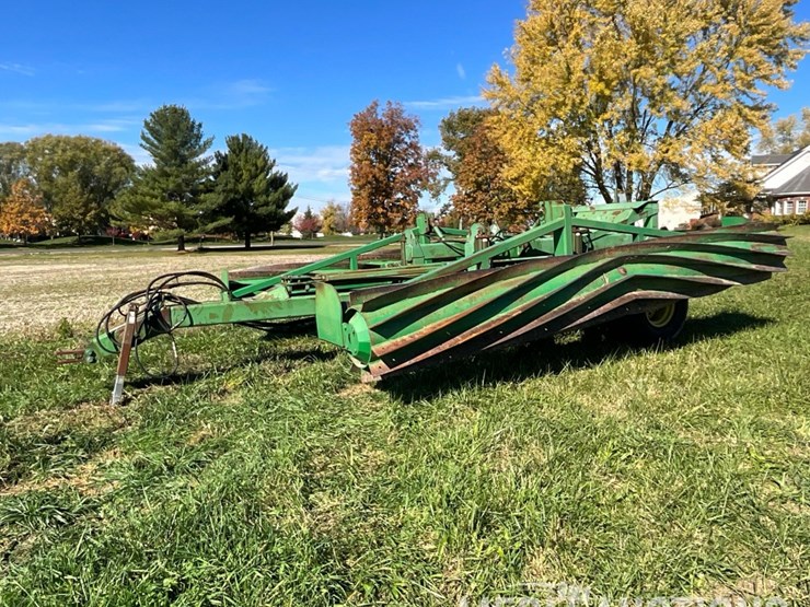 john-deere-530-image-1