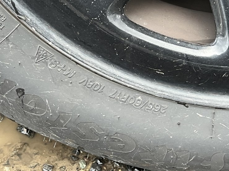 2017-chevrolet-tahoe-image-18