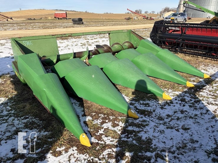 john-deere-444-image-1