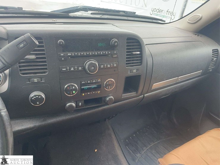 2013-chevrolet-silverado-1500-image-18