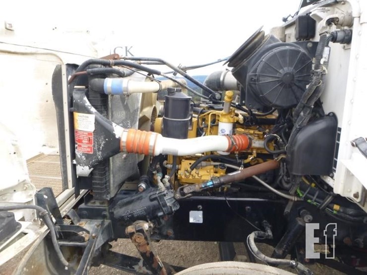 2000-peterbilt-330-image-18