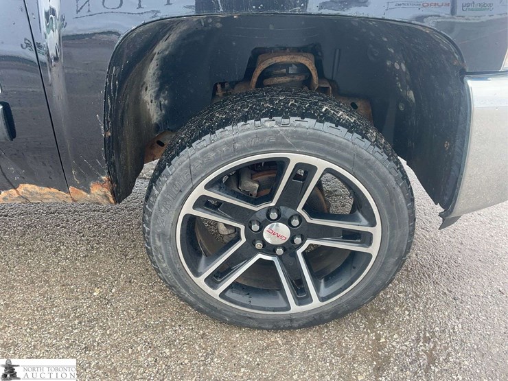 2013-chevrolet-silverado-1500-image-23