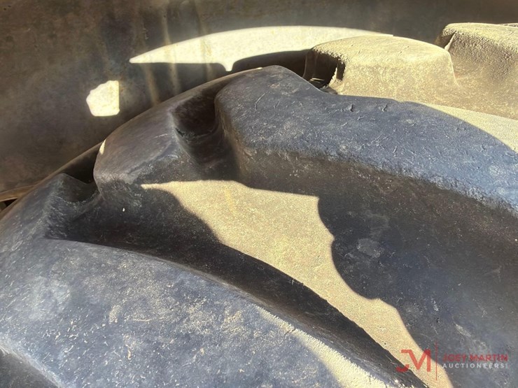 new-holland-555e-image-7