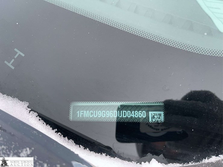 2013-ford-escape-se-image-11