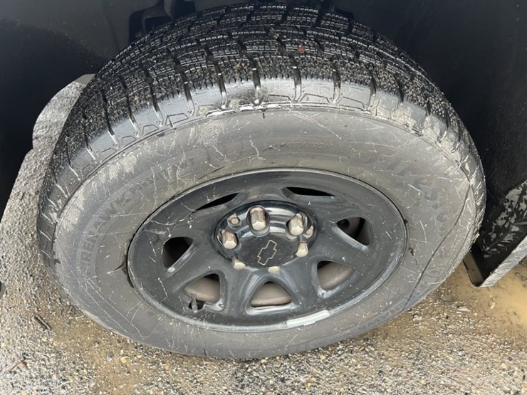 2017-chevrolet-tahoe-image-15