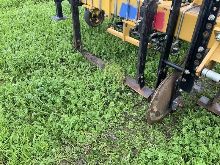 (offsite)-alloway-3-pt-3-row-60"-cultivator-image-13