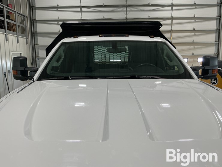 2020-chevrolet-silverado-5500hd-image-9