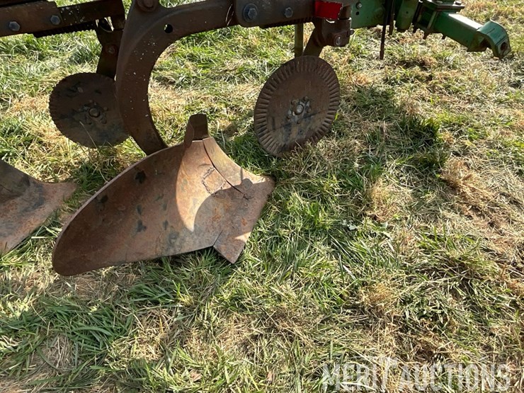 john-deere-2810-image-35