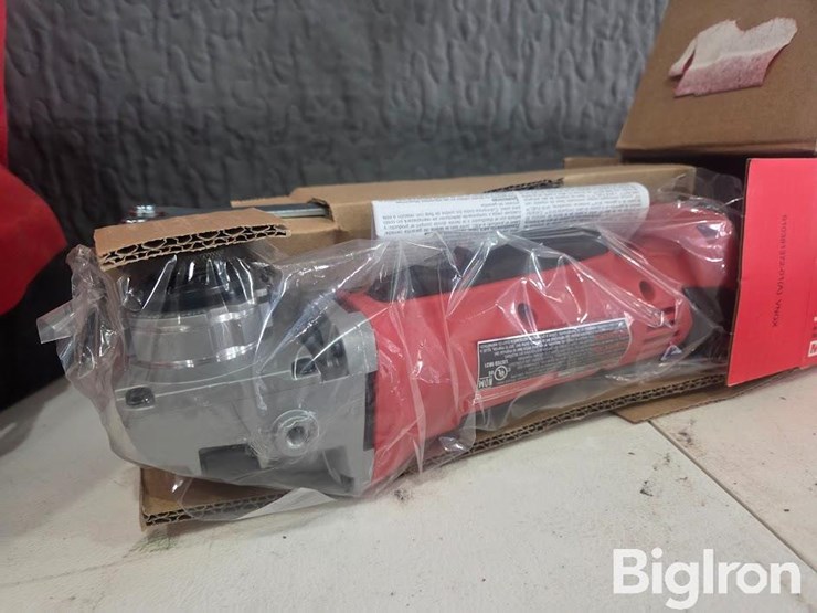 milwaukee-battery-operated-tools-image-18