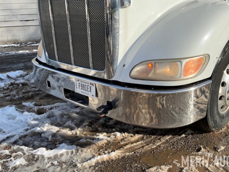 2012-peterbilt-384-image-10