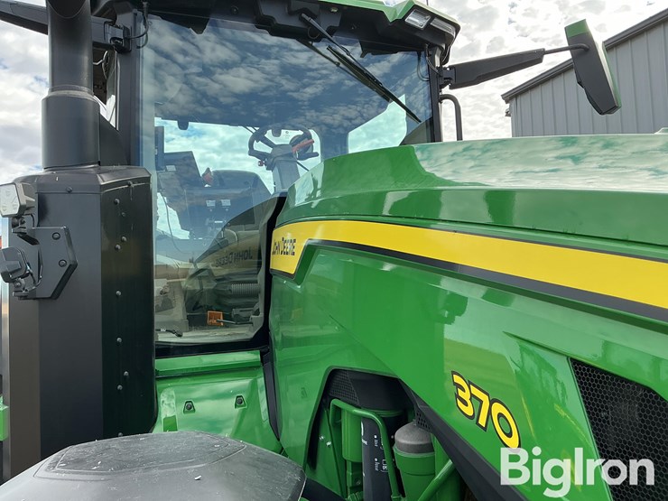 2024-john-deere-8r-370-image-19
