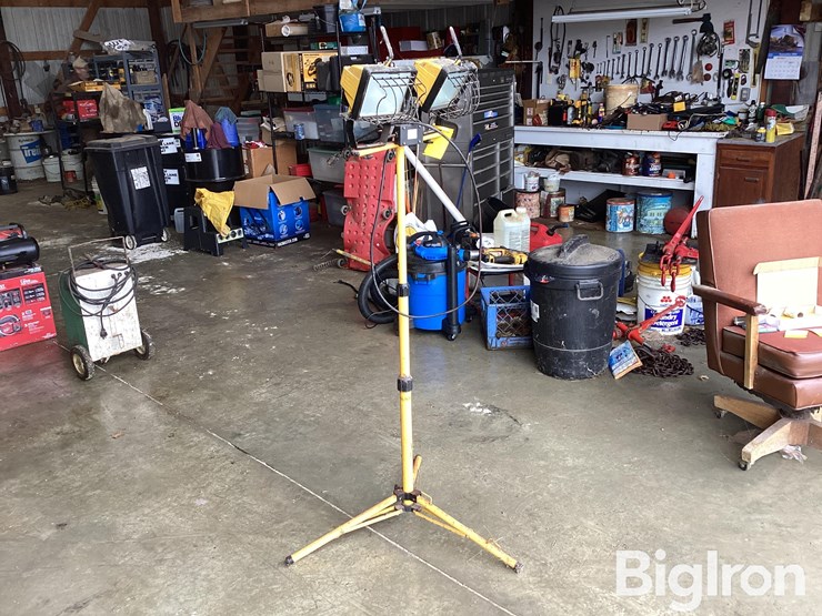 halogen-shop-light-image-3