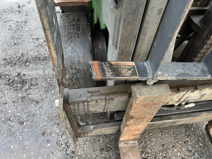 2008-mitsubishi-fg25n-image-12