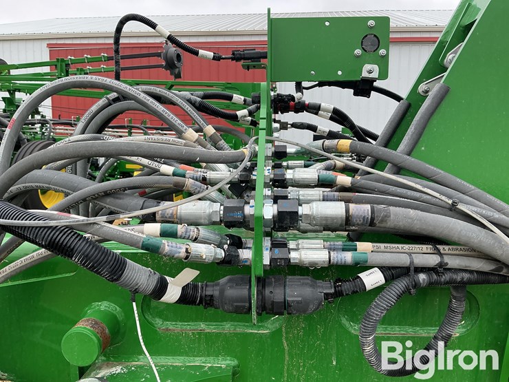 2025-john-deere-db60-image-11