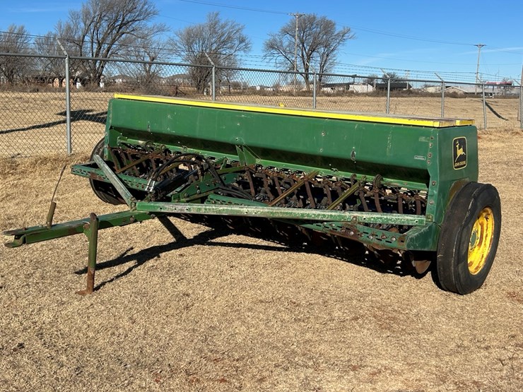 john-deere-8300-image-1