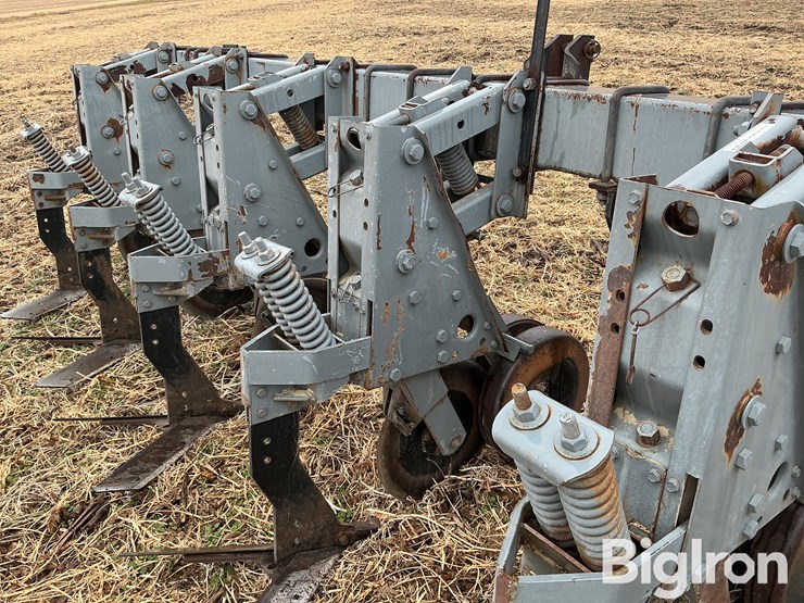 hiniker-6-row-3-pt-30”-cultivator-image-15