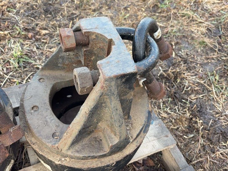 unverferth-large-wheel-hubs-for-3-1/4"-axle-image-4